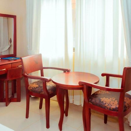Sapphire Hotel Entebbe Kigo Kajansi Ngoại thất bức ảnh