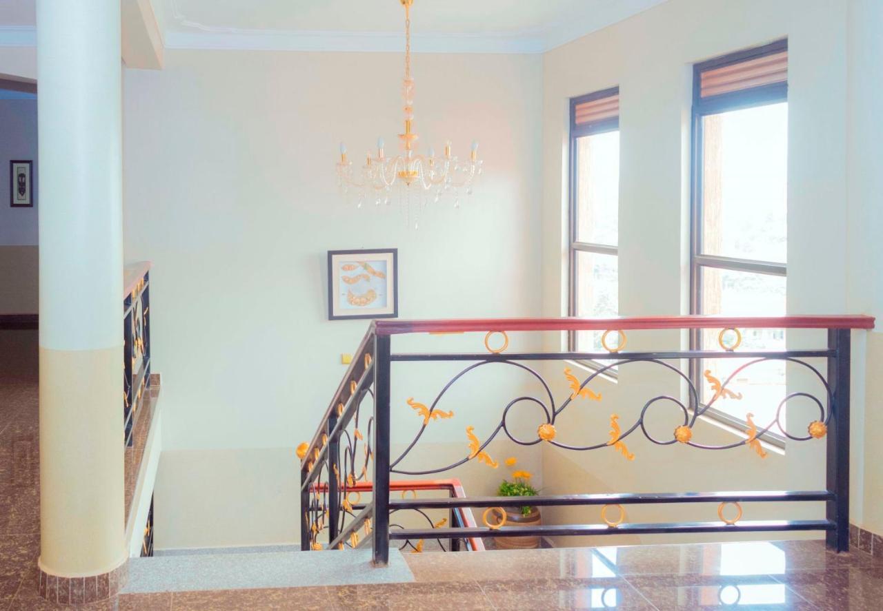 Sapphire Hotel Entebbe Kigo Kajansi Ngoại thất bức ảnh