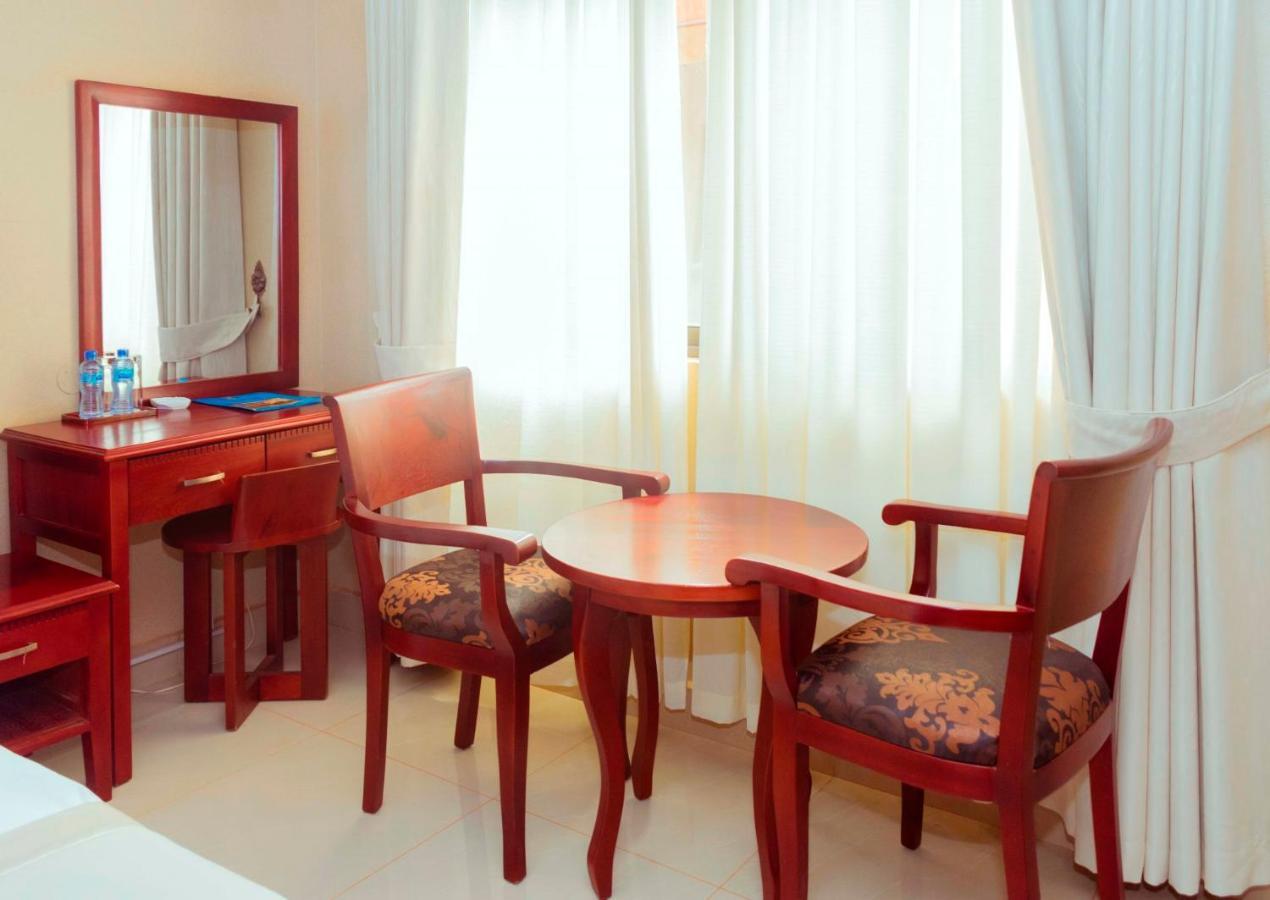 Sapphire Hotel Entebbe Kigo Kajansi Ngoại thất bức ảnh