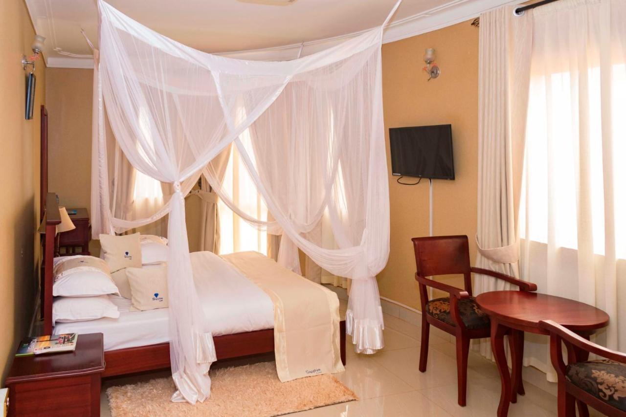 Sapphire Hotel Entebbe Kigo Kajansi Ngoại thất bức ảnh
