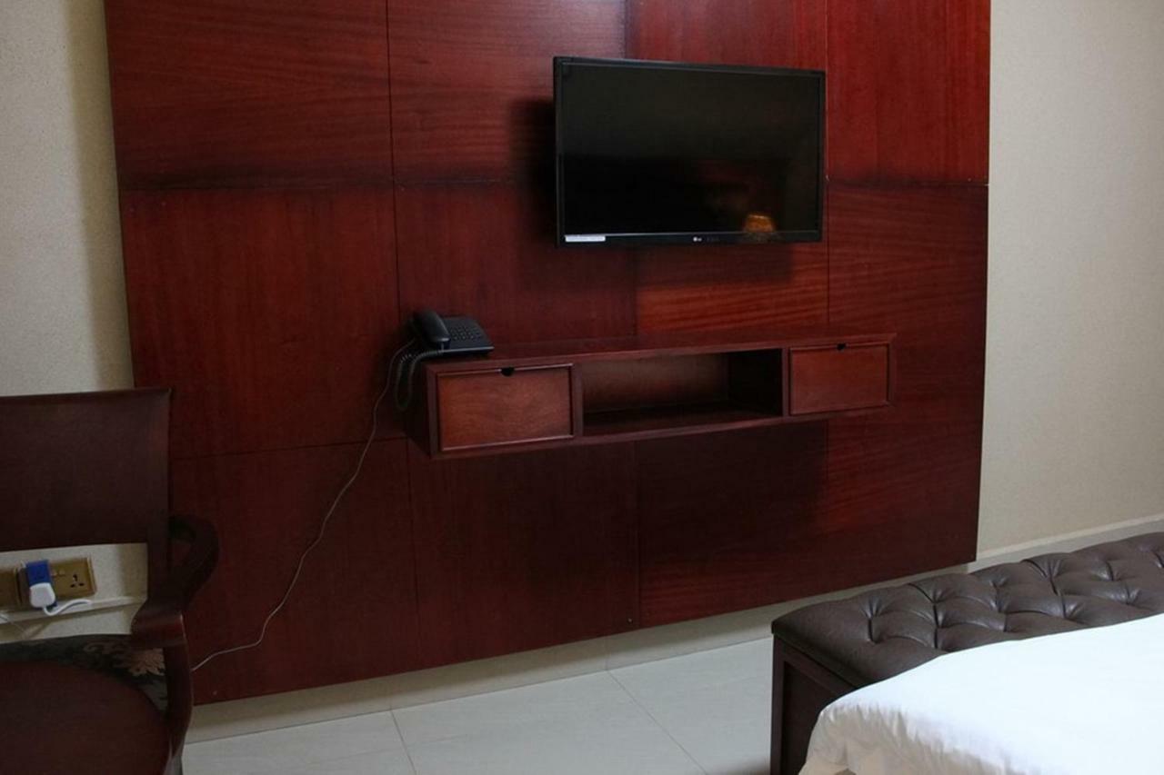 Sapphire Hotel Entebbe Kigo Kajansi Ngoại thất bức ảnh