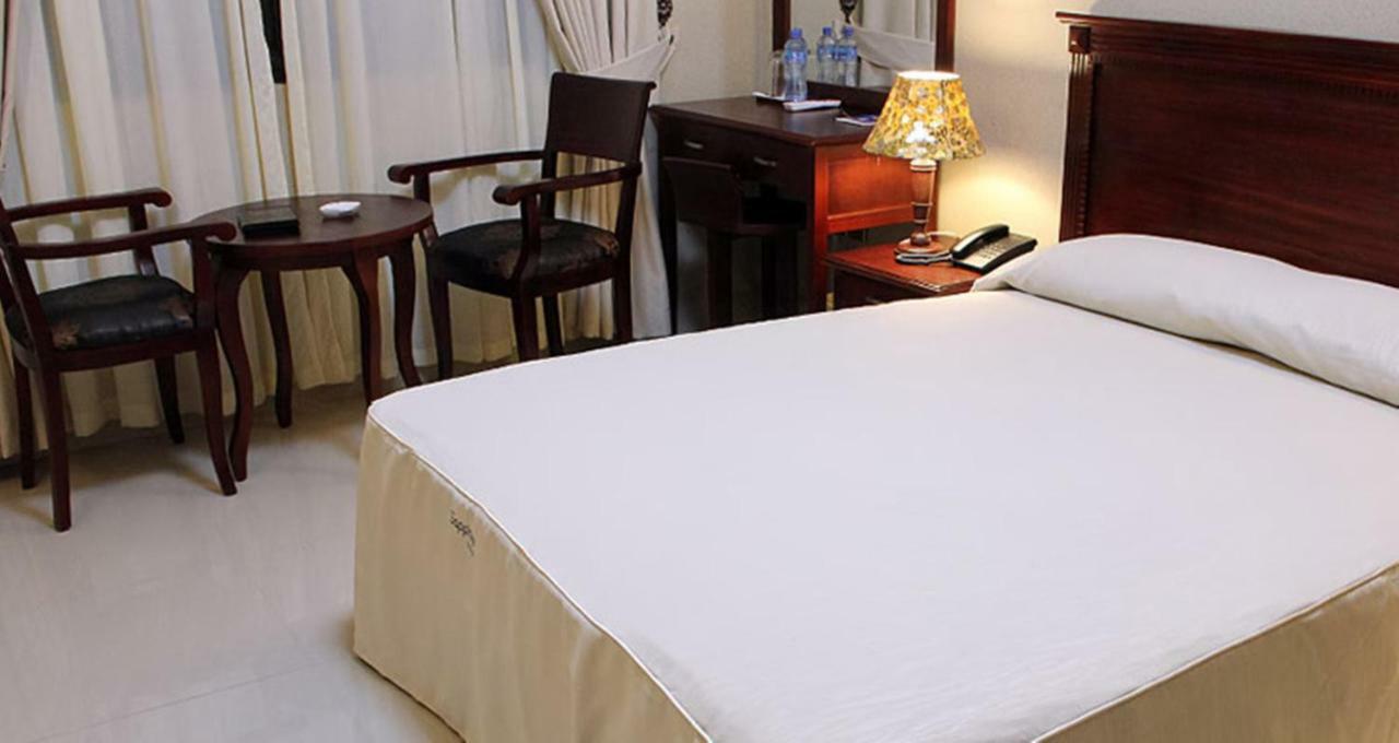 Sapphire Hotel Entebbe Kigo Kajansi Ngoại thất bức ảnh