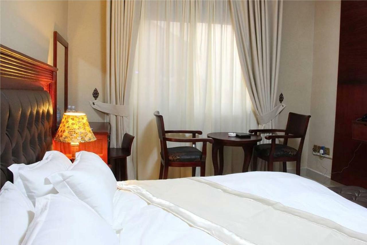 Sapphire Hotel Entebbe Kigo Kajansi Ngoại thất bức ảnh