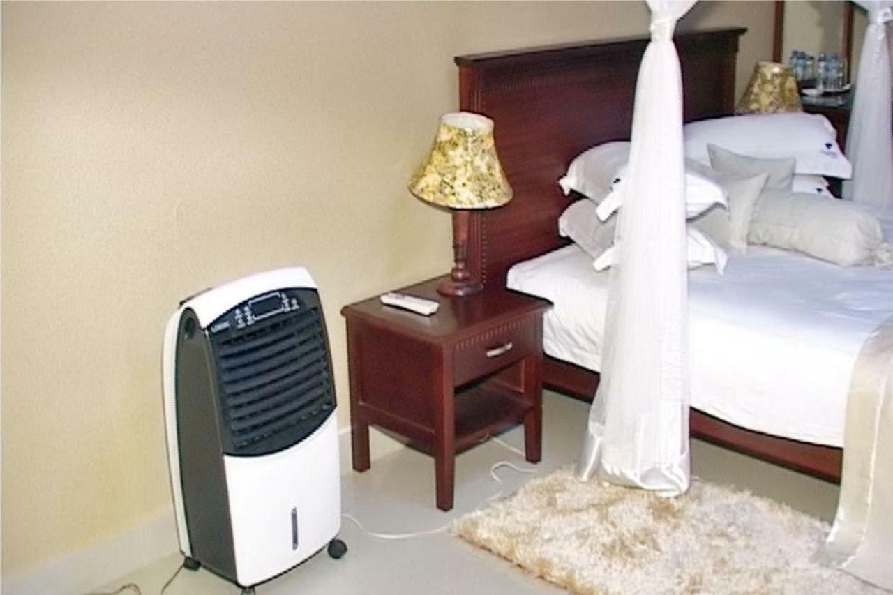 Sapphire Hotel Entebbe Kigo Kajansi Ngoại thất bức ảnh