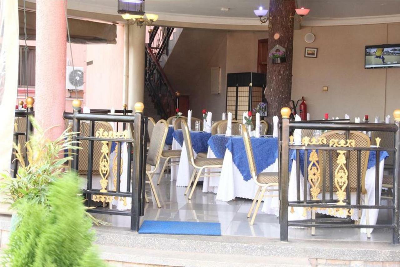 Sapphire Hotel Entebbe Kigo Kajansi Ngoại thất bức ảnh